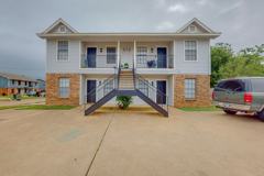 313 Queens Ct S 4-plex - Photo 1 of 1