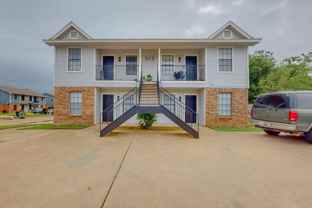 313 Queens Ct S 4-plex - Photo 1 of 1