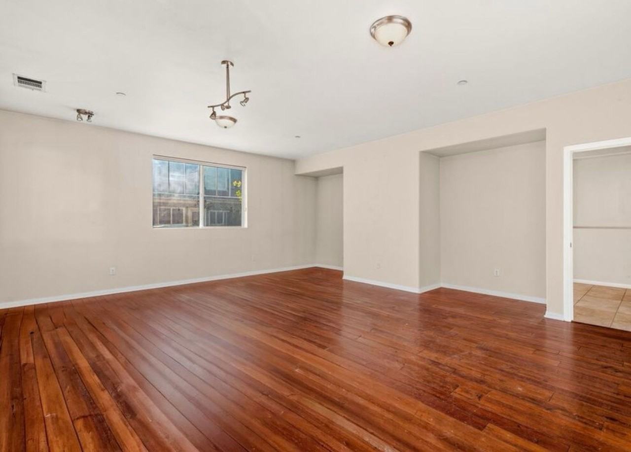 921-923 30th Street - Photo 7 of 11