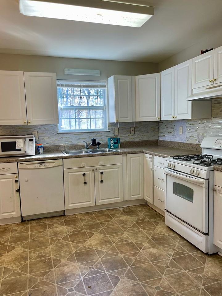 5896 Summerglen Lane - Photo 6 of 13