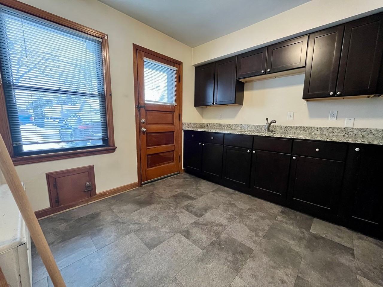 7254 W. Center St. - Photo 4 of 20