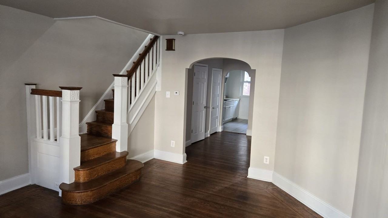 5838 Carpenter St - Photo 5 of 24