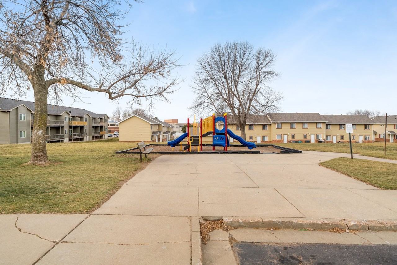 Eastpointe Townhomes - Photo 2 of 39