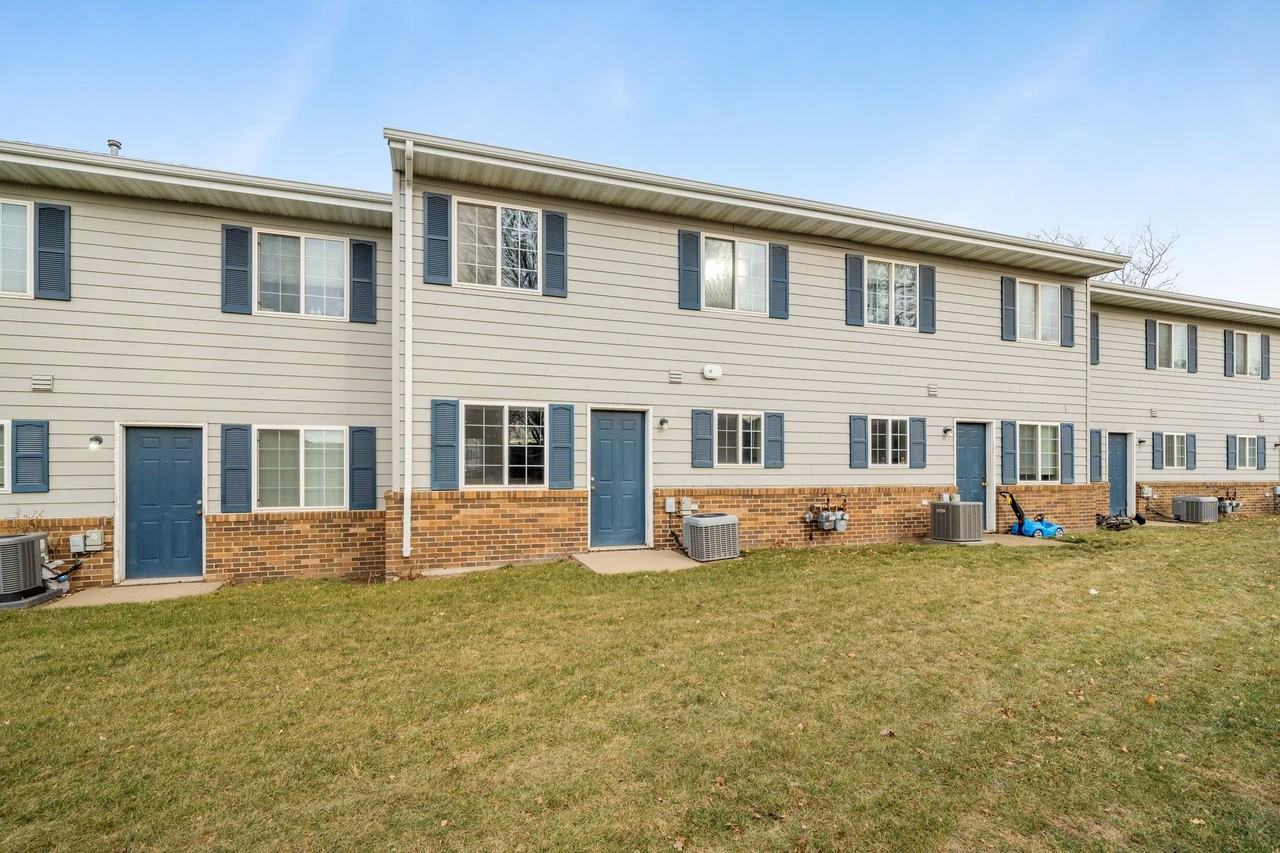 Eastpointe Townhomes - Photo 3 of 39