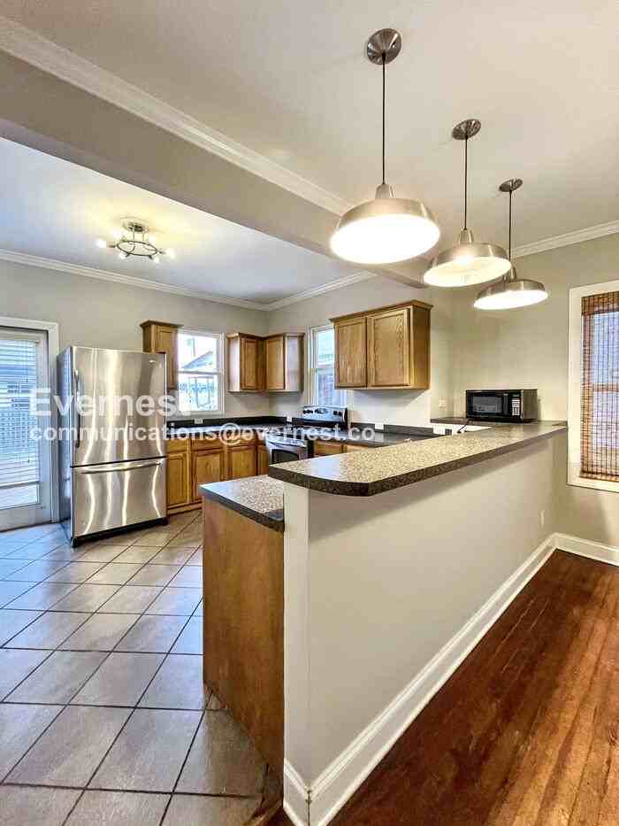 2913 Davis Ave - Photo 7 of 39