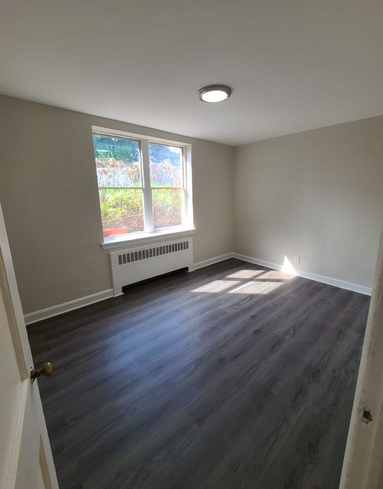 Rockland Apartments - Photo 4 of 7