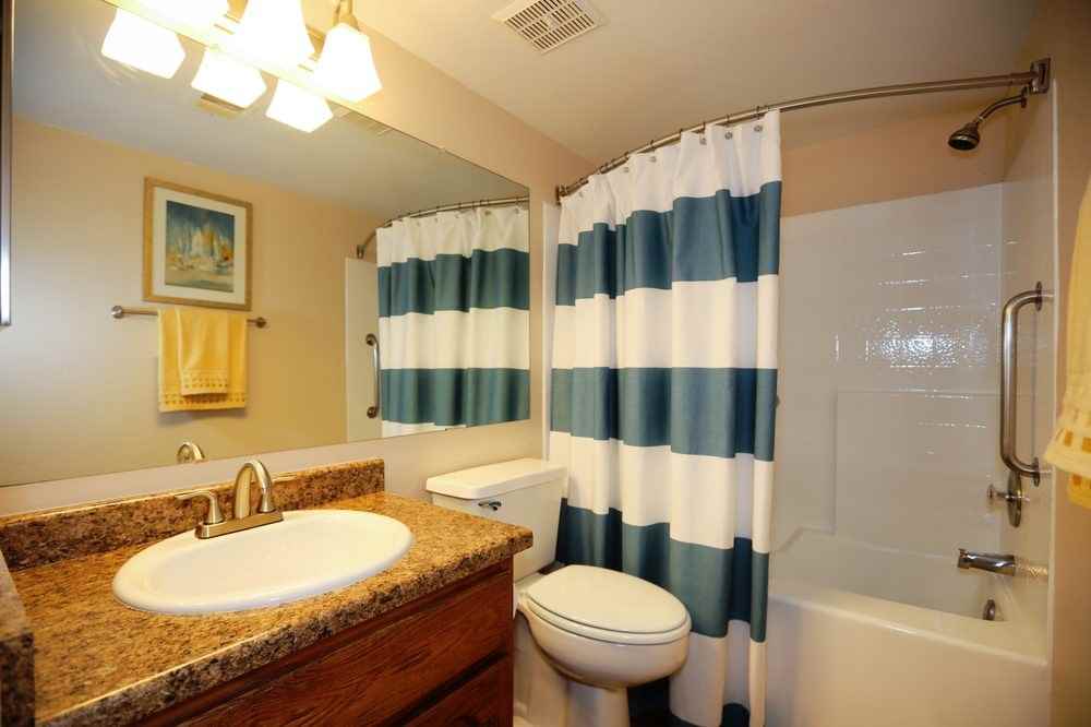 10134 W Mohawk Ln - Photo 6 of 33