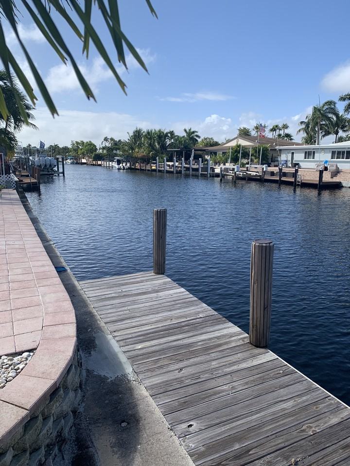 381 Se 16th Ave #NA - Photo 4 of 35