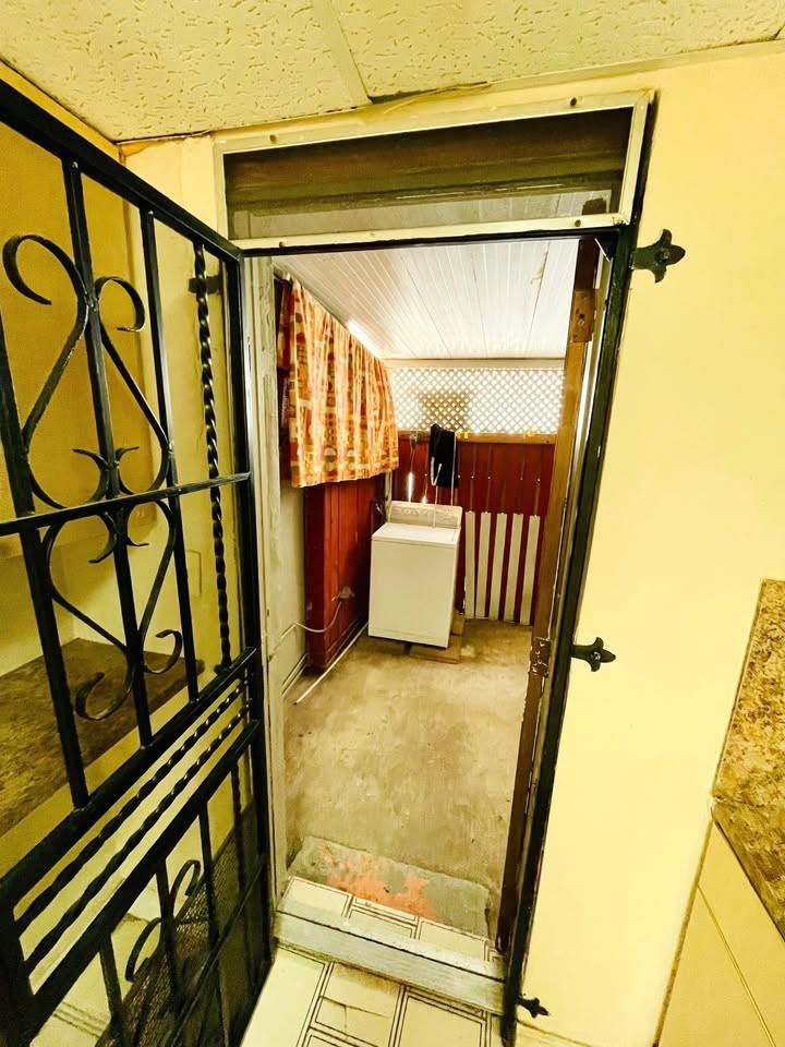 1447 Nw 16th Ave #NA - Photo 6 of 13