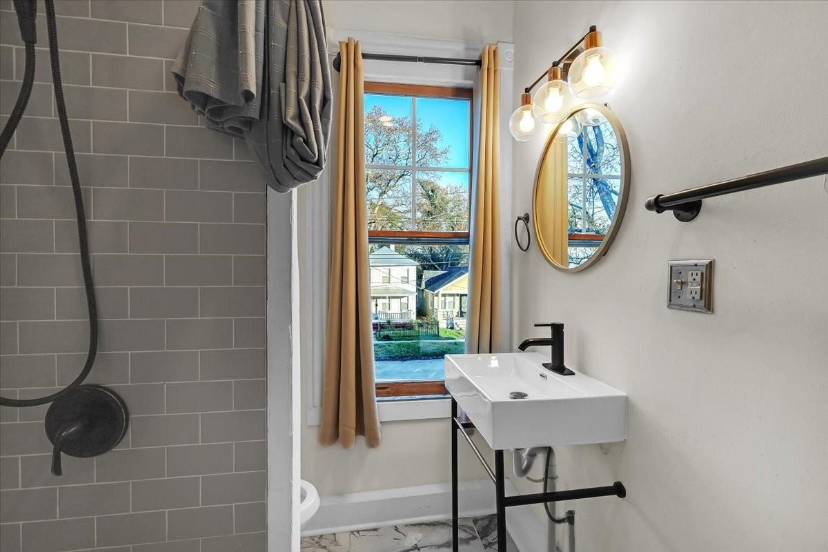 1336 Seaboard Ave #NA - Photo 6 of 35