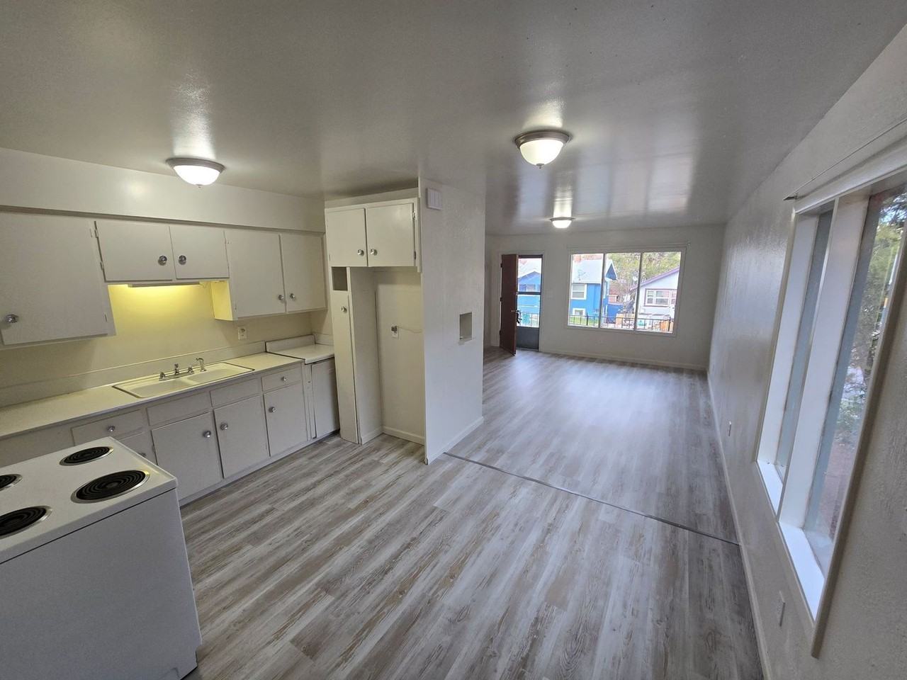 526 N 8th St - Photo 4 of 9