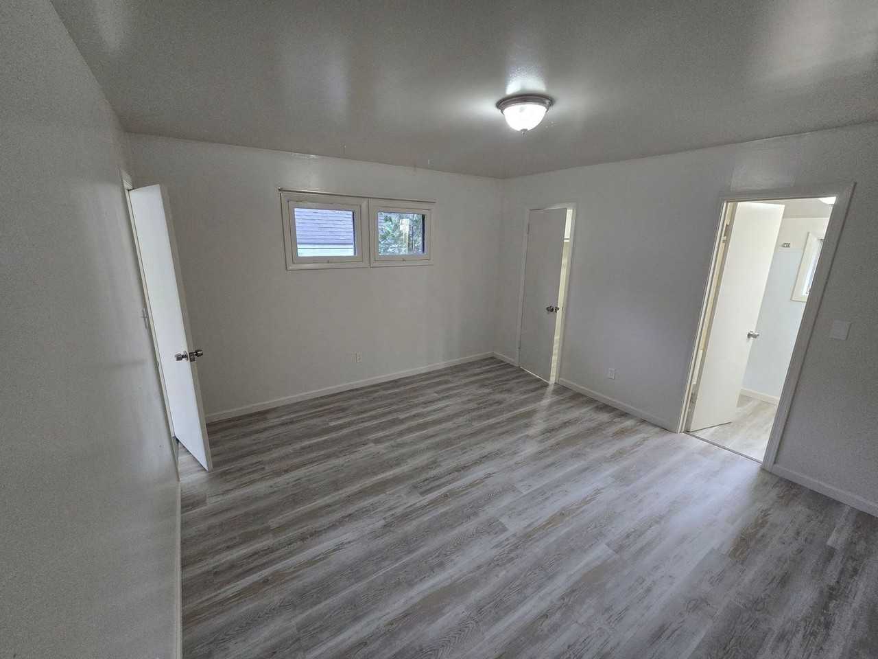 526 N 8th St - Photo 5 of 9