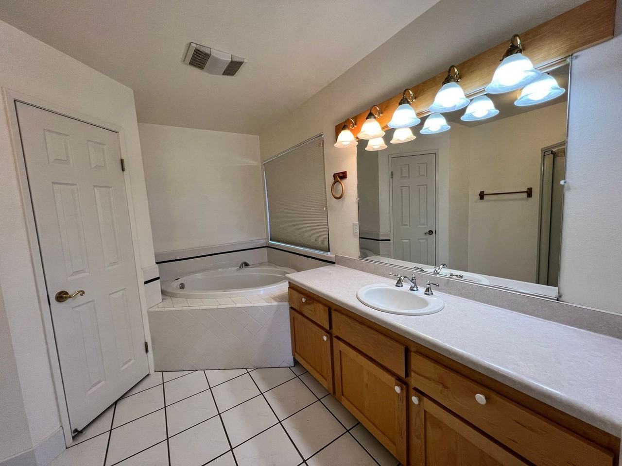 20139 Hayfield 20139 - Garcia - Photo 5 of 50