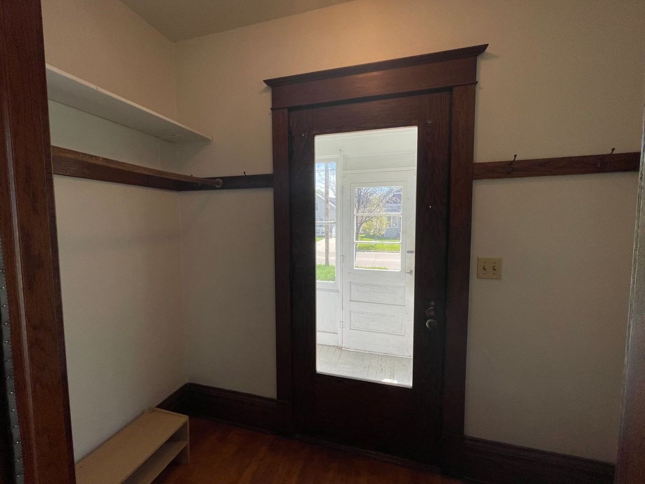 808 2nd St N - Photo 4 of 25