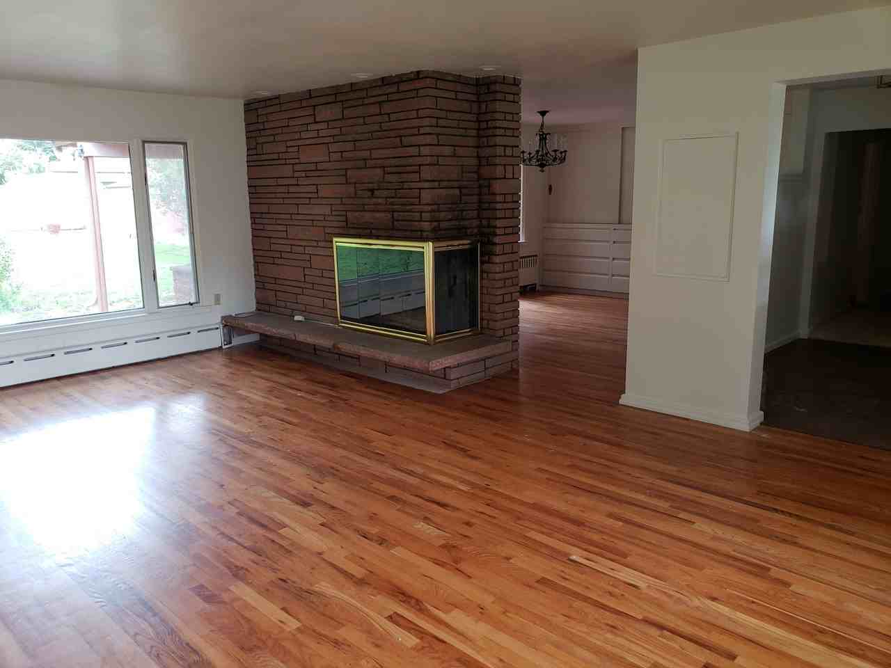 3721 Mccomb Ave - Photo 3 of 20