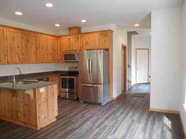 646 Southwest Taft Street - Photo 3 of 17