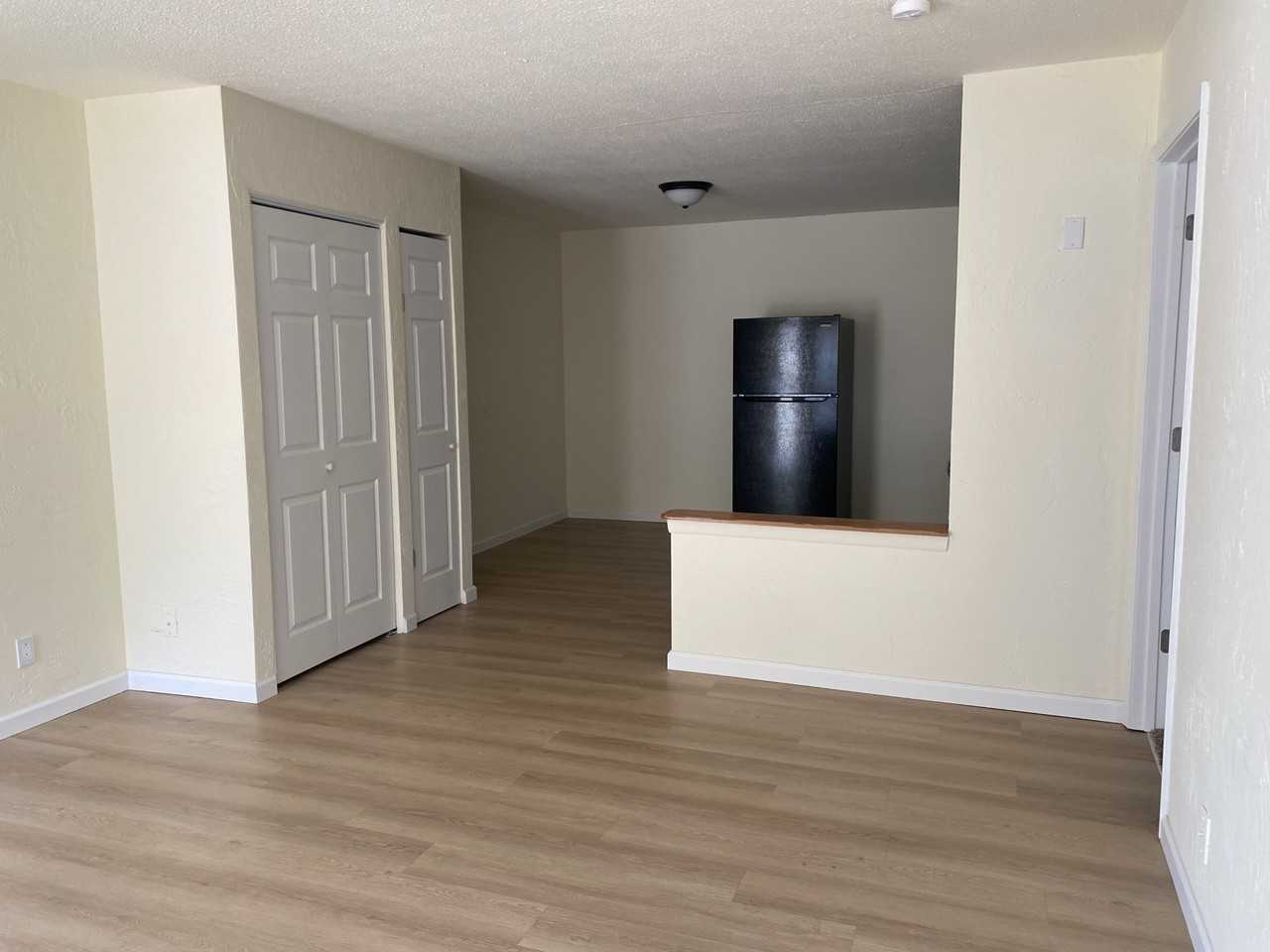 150 Willow St #D - Photo 2 of 3