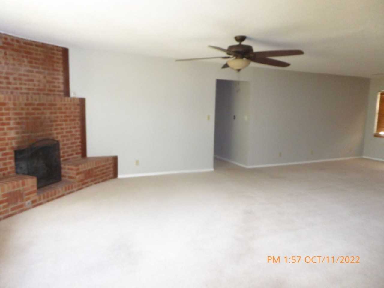 2709 Northwest Marion Avenue - Photo 4 of 9