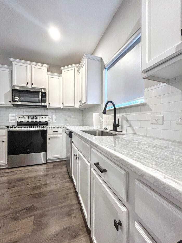 2031 Darby View Ln - Photo 5 of 30