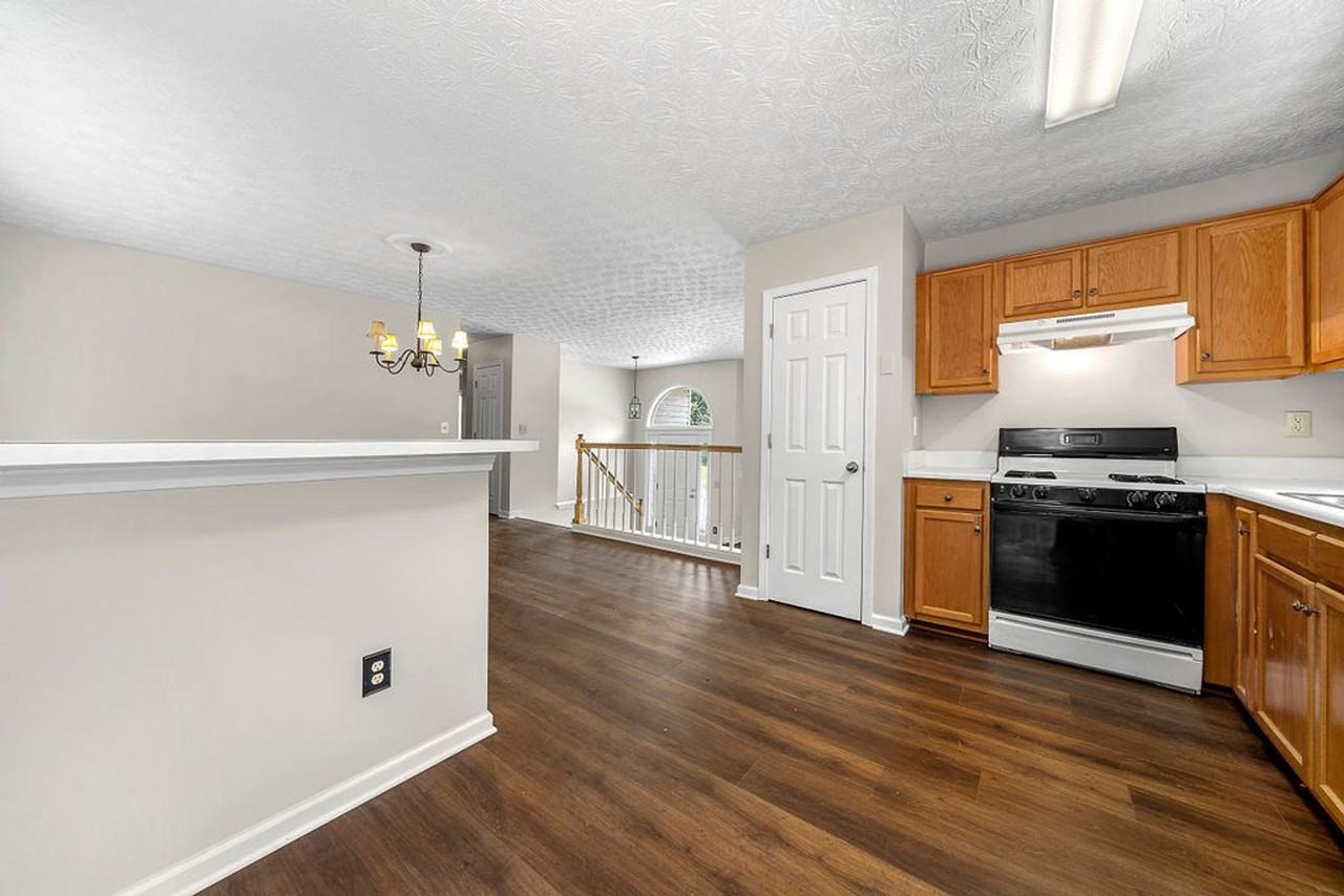 62 Austin Bridge Ln - Photo 3 of 19