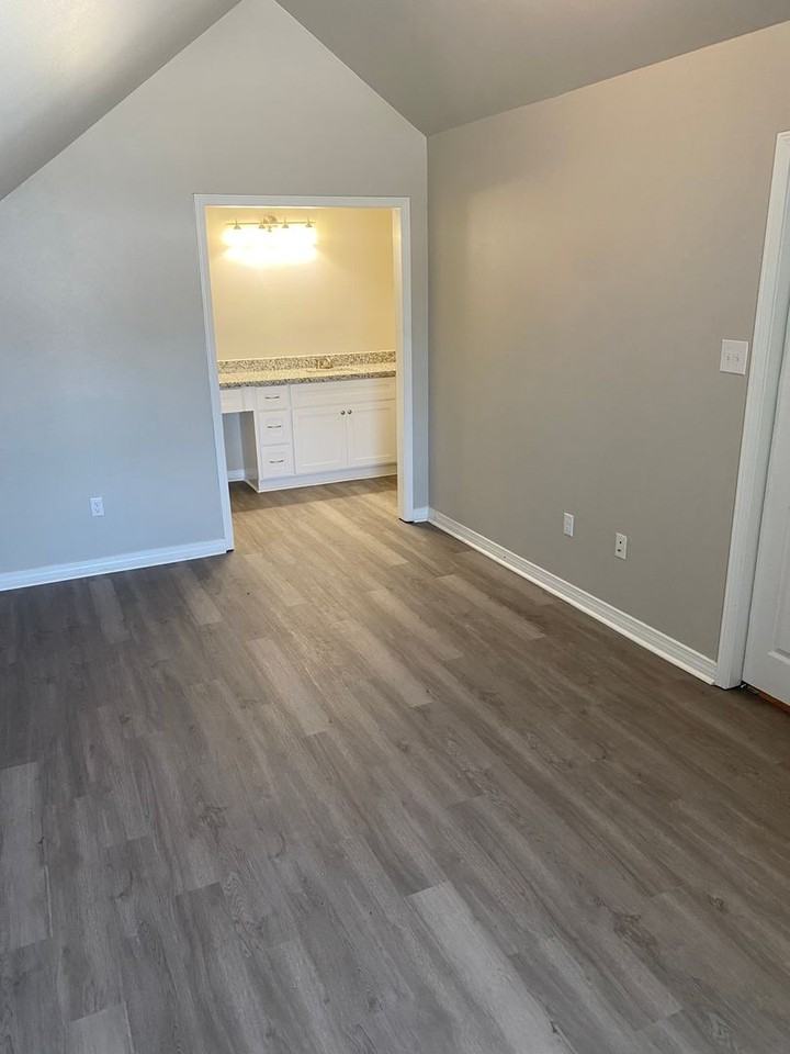 2700 Rue Saint Martin #C - Photo 5 of 10