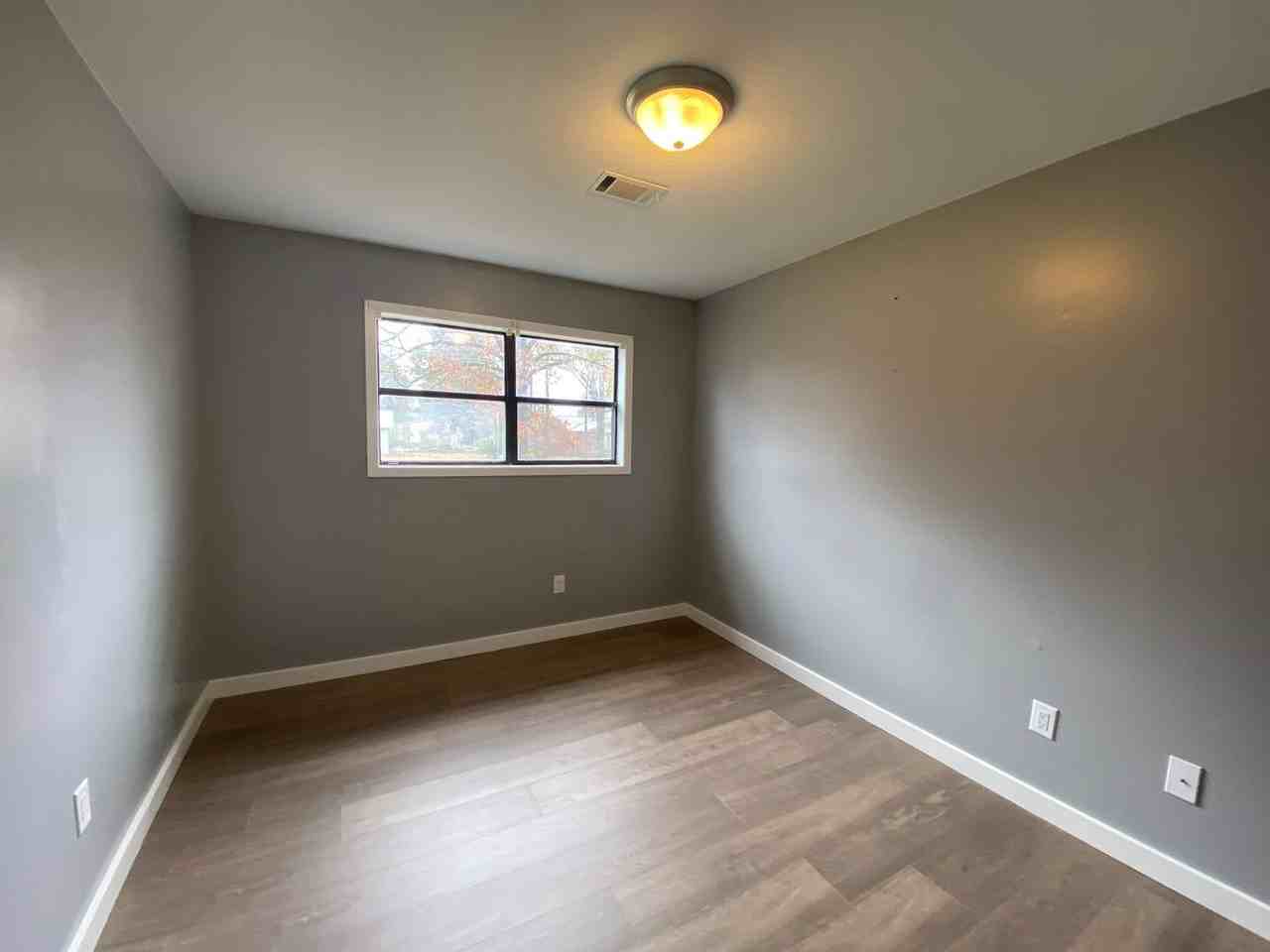 100 Bettie Court - Photo 4 of 11