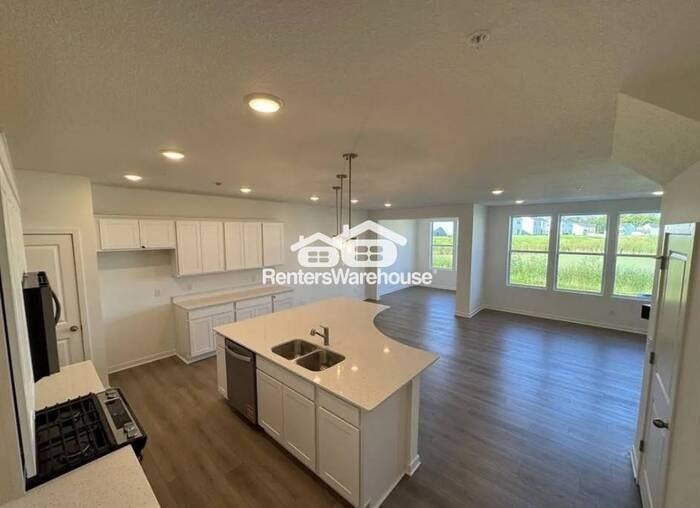 12841 Sawyer Ln - Photo 2 of 20