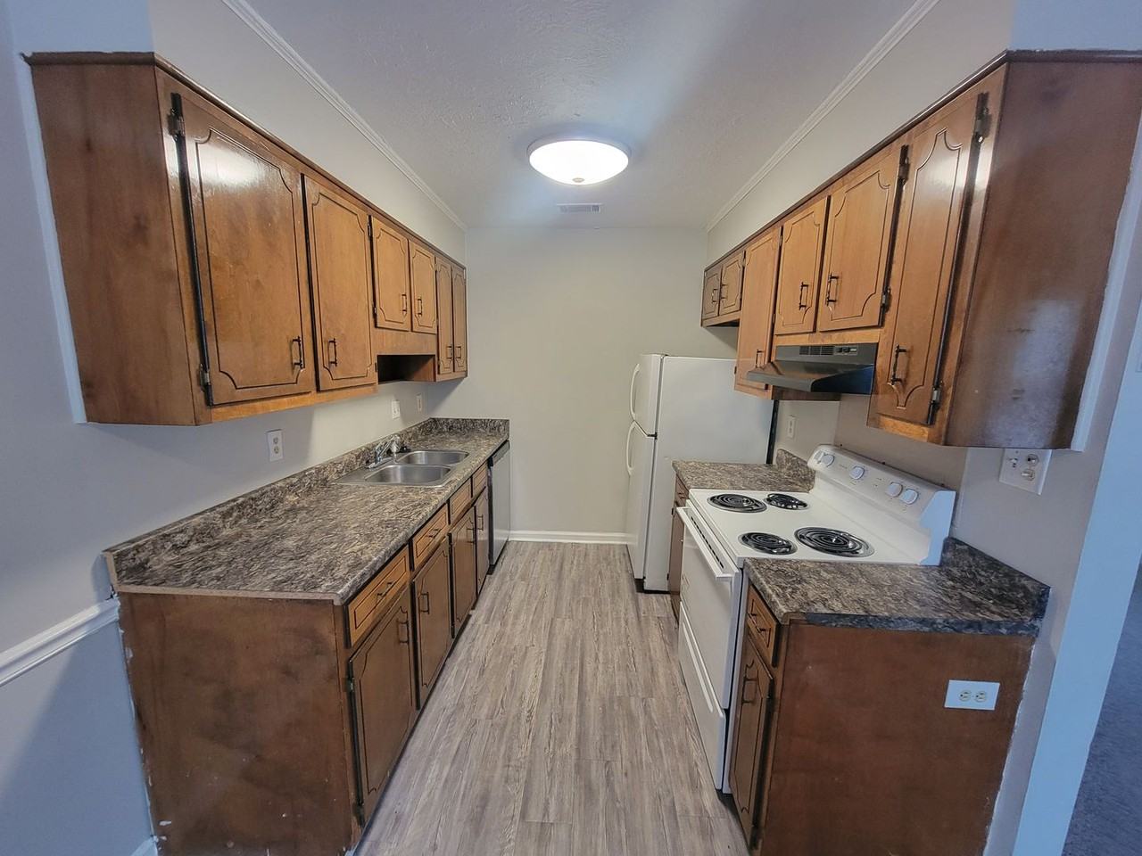 112 Chalet North Court - Photo 4 of 14