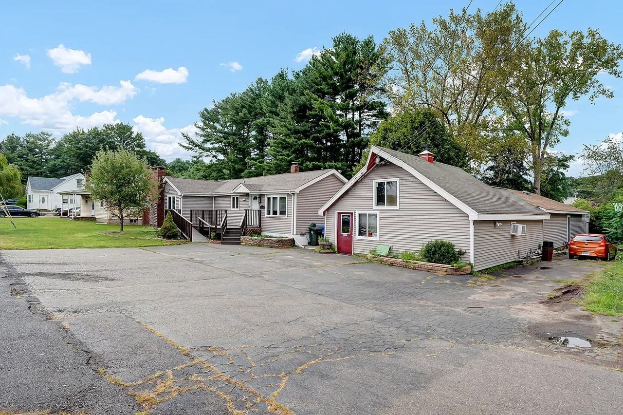 224 Hartford Turnpike - Photo 2 of 8