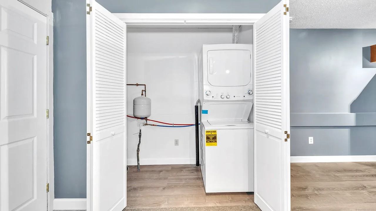 224 Hartford Turnpike - Photo 4 of 8