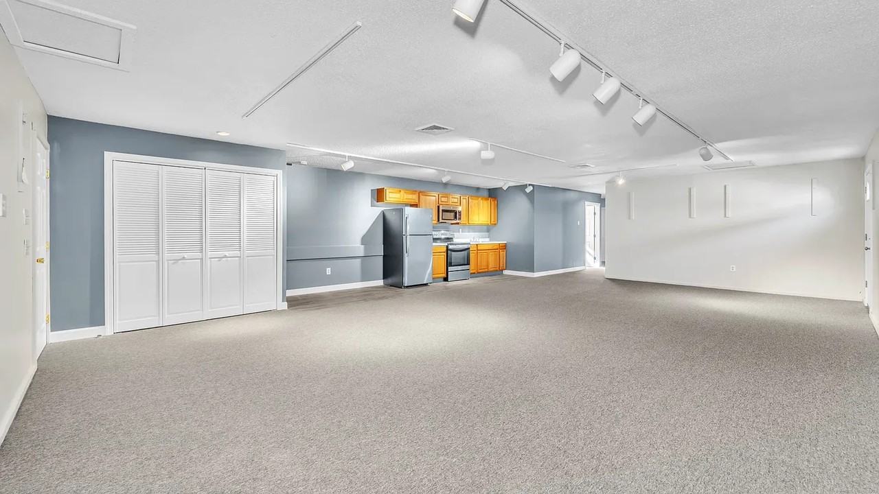 224 Hartford Turnpike - Photo 5 of 8