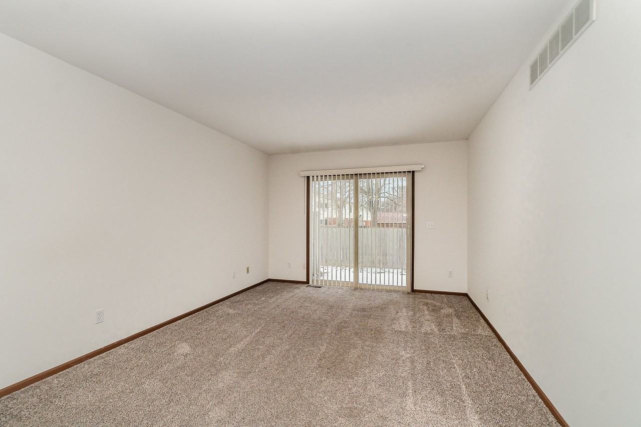 2421 Morning Dawn Dr - Photo 5 of 36