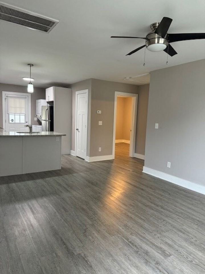 524 26th Ave N - Photo 4 of 11