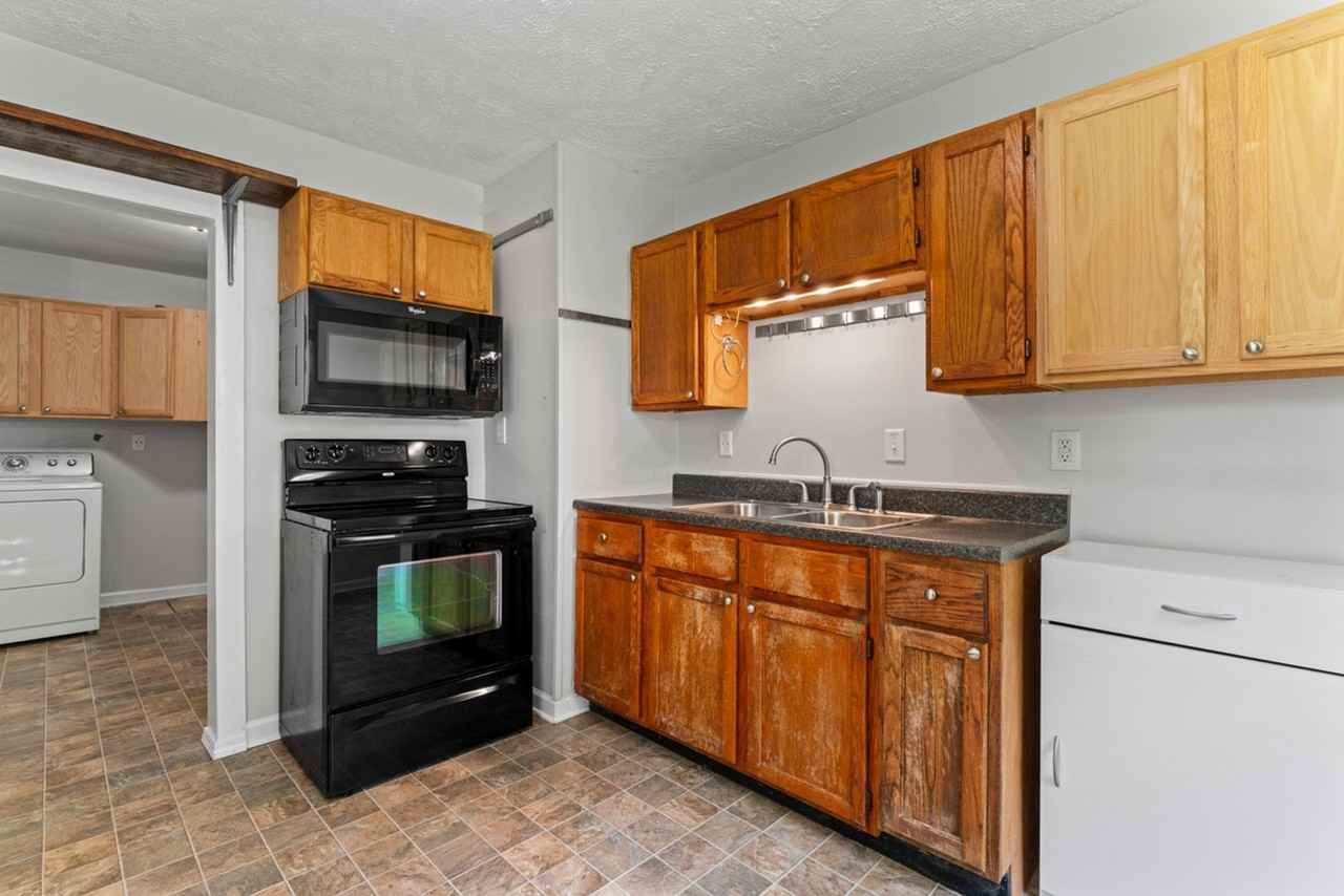 1909 Mayfair Dr - Photo 7 of 24