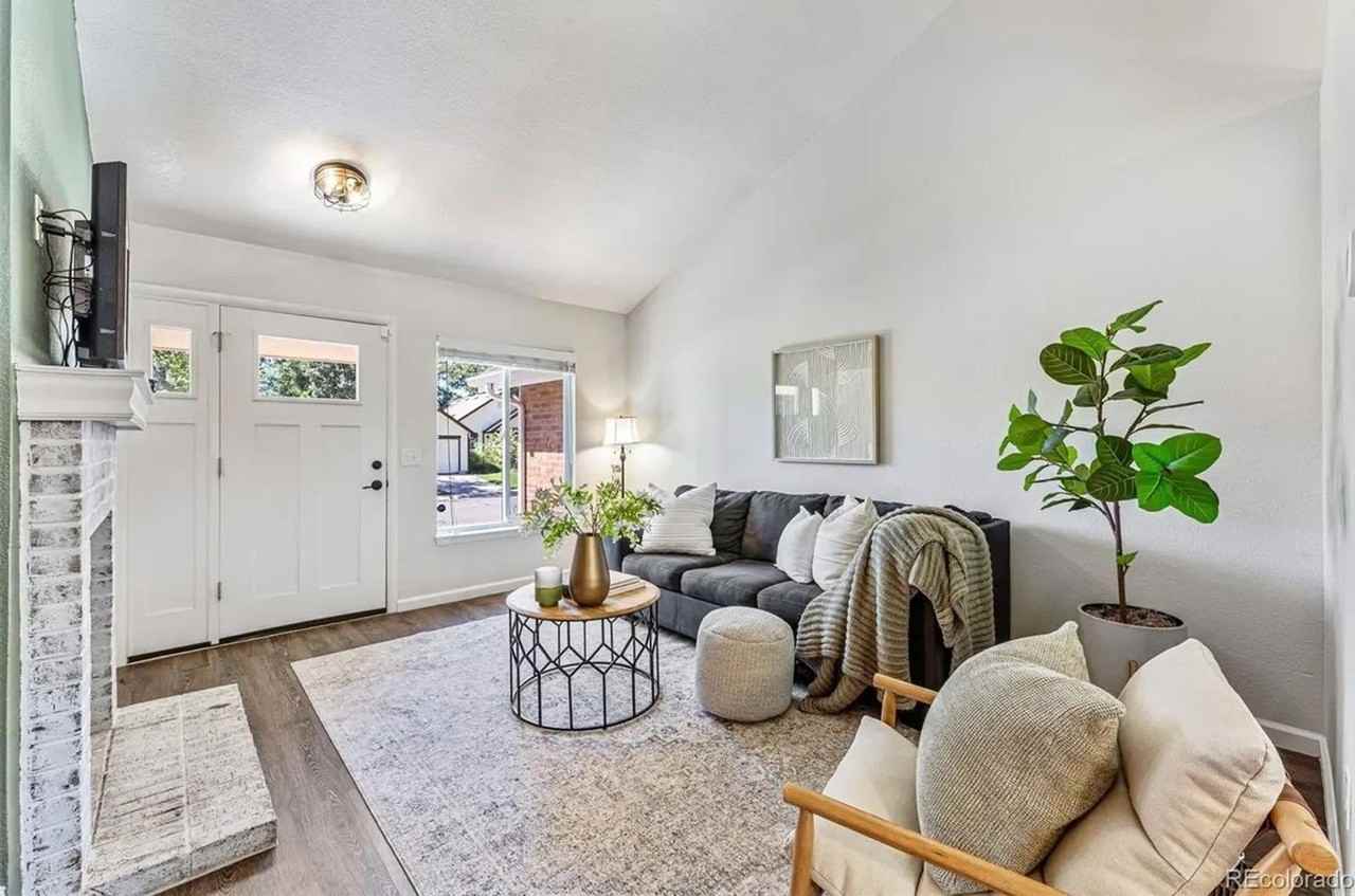 4792 S Yampa St - Photo 4 of 29