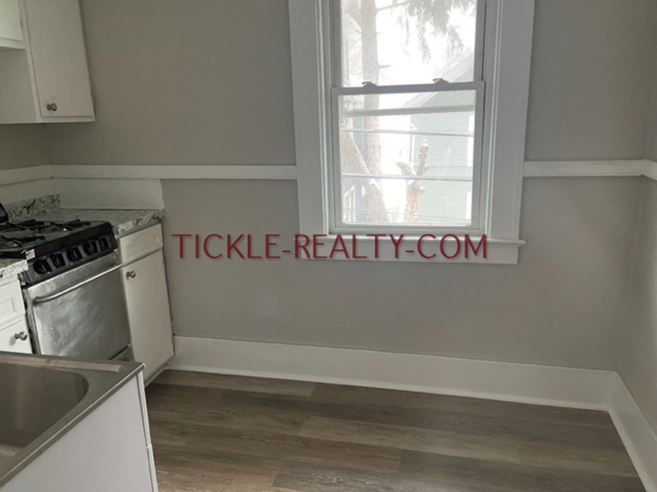 450 Meigs Street - Photo 5 of 11