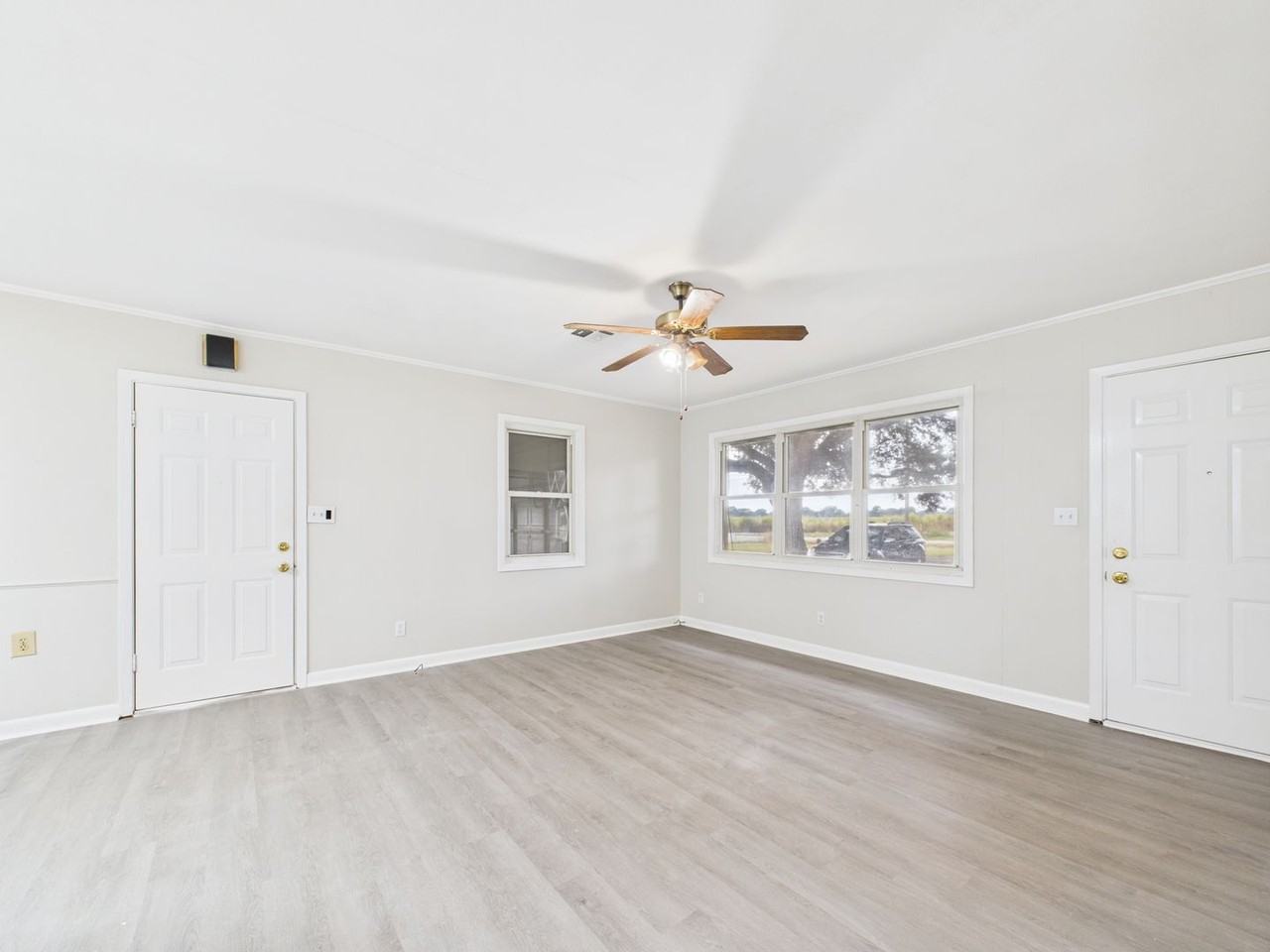 4525 Verot School Rd - Photo 6 of 29