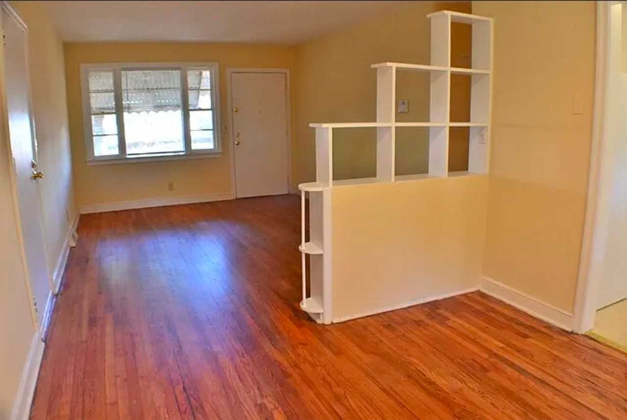 130 Duke Ave - Photo 3 of 11