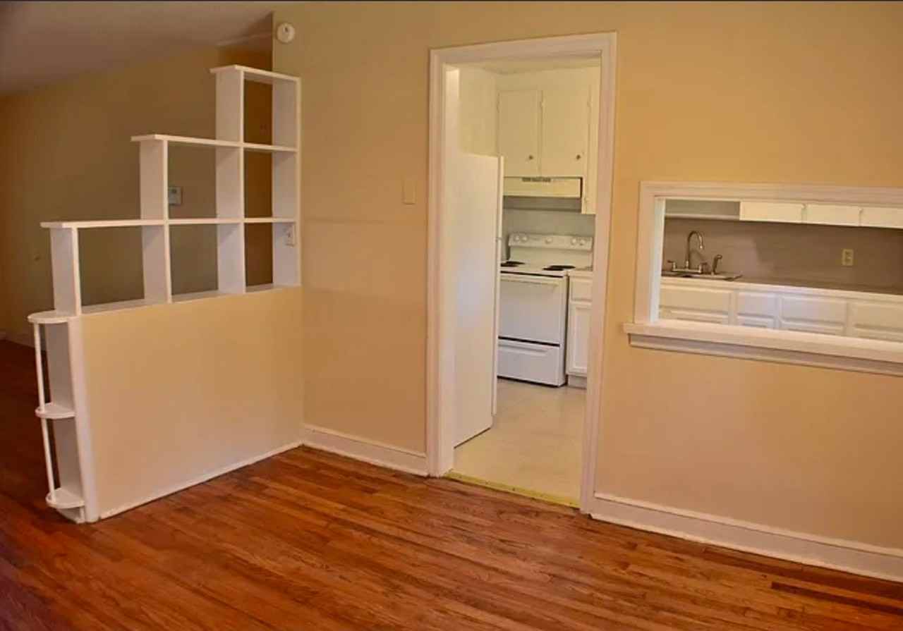 130 Duke Ave - Photo 4 of 11