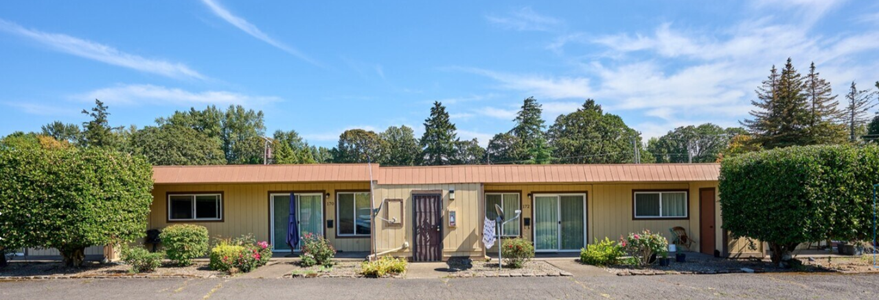 540-Oakvilla - Photo 3 of 6