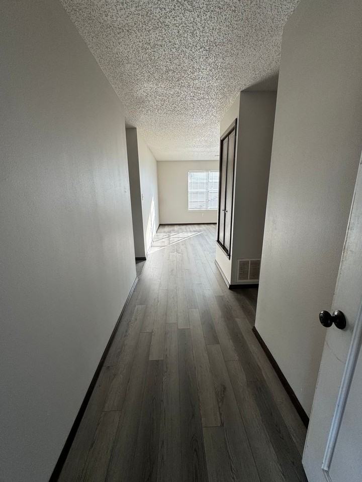 2016 West Jefferson Street - Photo 2 of 25