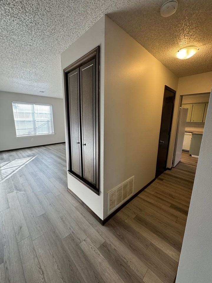 2016 West Jefferson Street - Photo 3 of 25