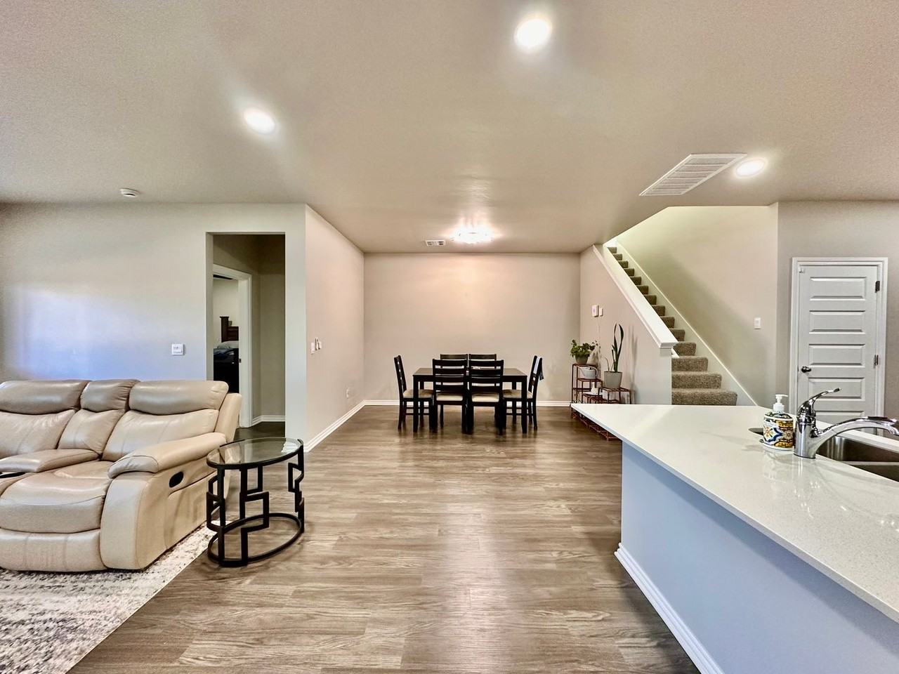 10341 Northeast 26th Street - Photo 7 of 42