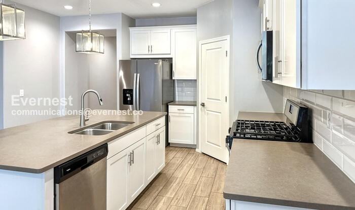 10667 W Filbert St - Photo 3 of 22