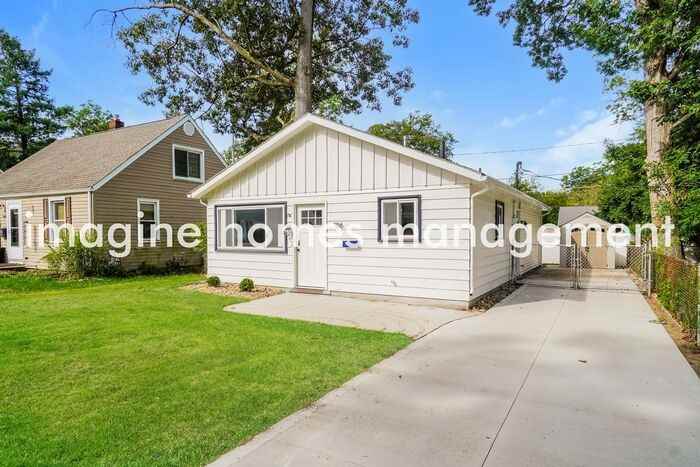 186 Forest Boulevard - Photo 3 of 14