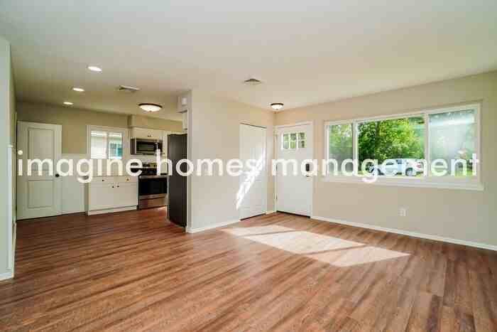 186 Forest Boulevard - Photo 6 of 14