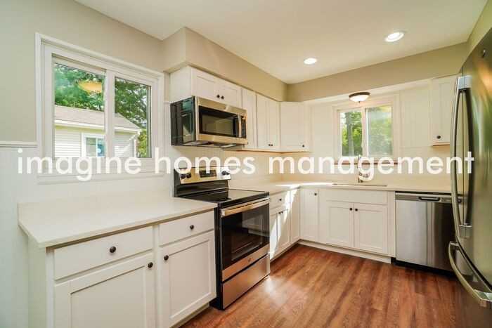 186 Forest Boulevard - Photo 7 of 14