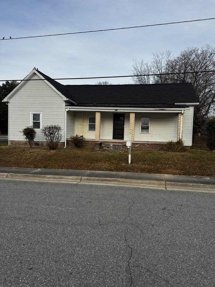 512 South Zion Street - Photo 2 of 17