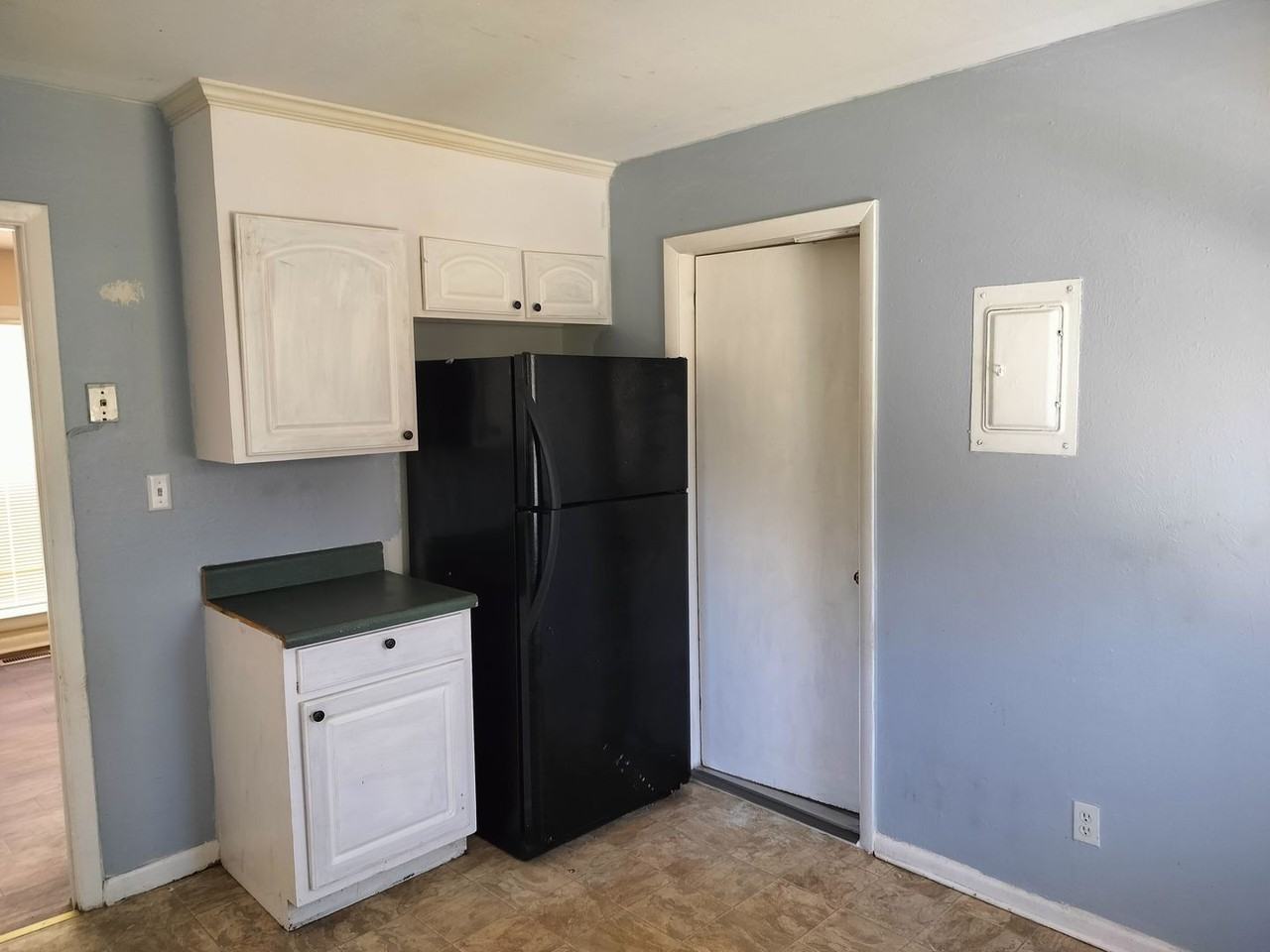 4038 Village Dr - Photo 3 of 13