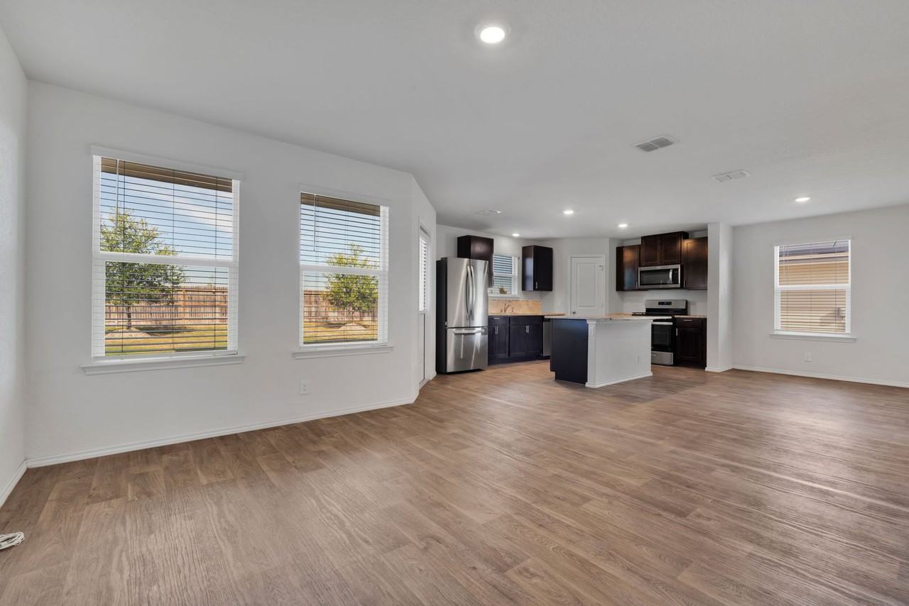 15668 Crimson Topaz - Photo 4 of 30